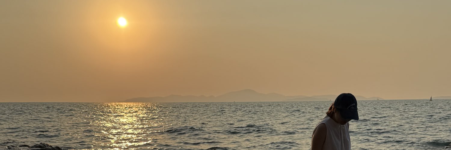 fahKN's profile banner image