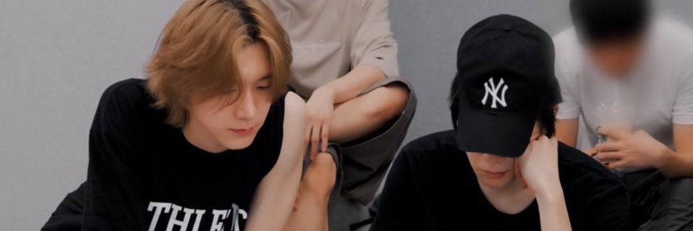 𝑗𝑜𝑢𝑟𝑛𝑒𝑦 𝑚𝑒𝑟𝑐𝑖𝑒𝑠♡ banner