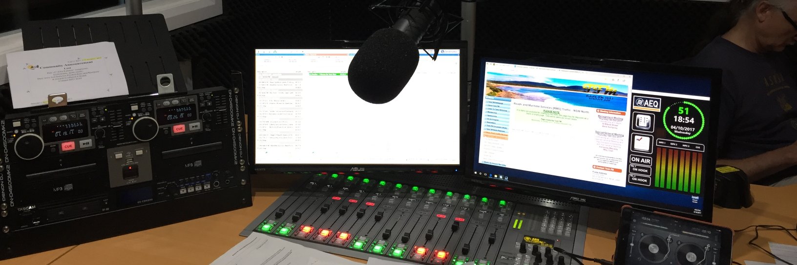 DJ Macca (💧 ɐɹɐɯɐuɔɯ uǝɥdǝʇs 💧) banner