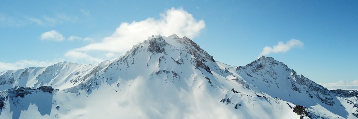 enesvezir's profile banner image