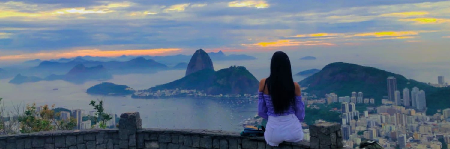 LabelRaiane's profile banner image