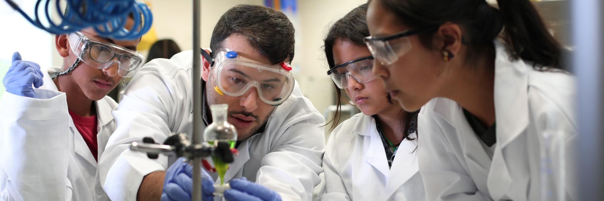 Clubes de Ciencia Colombia banner