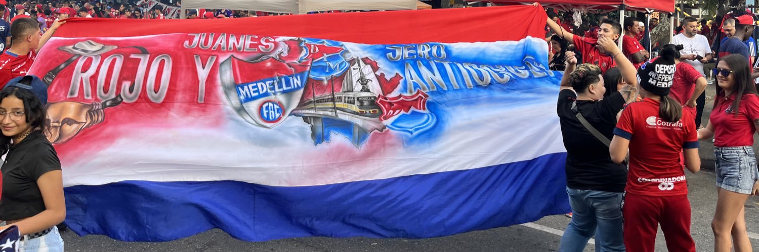 juli1913's profile banner image