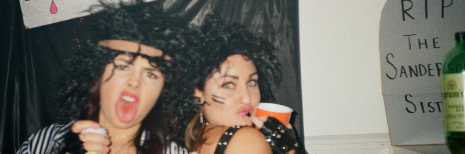 PhoebeJulia's profile banner image
