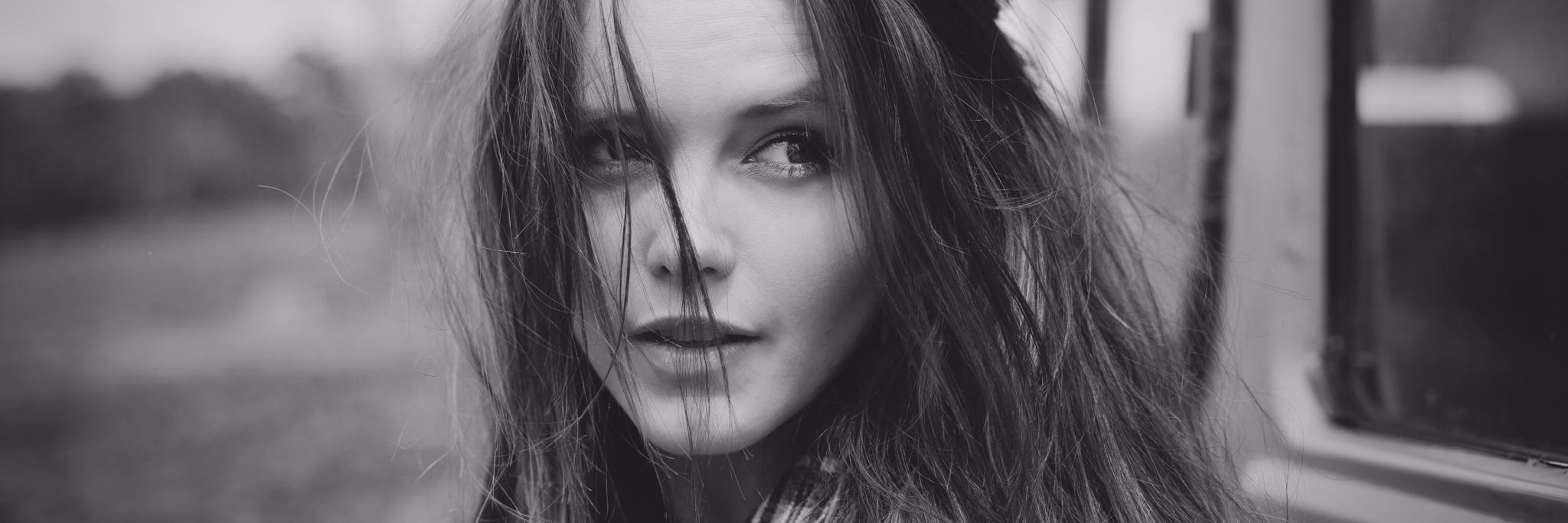 Rebecca Breeds banner