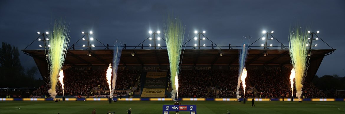 💛 sarah clare 💙 banner