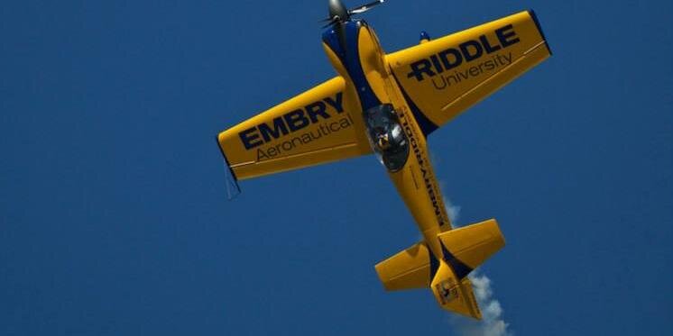 Derek (デレク) 🌞 banner