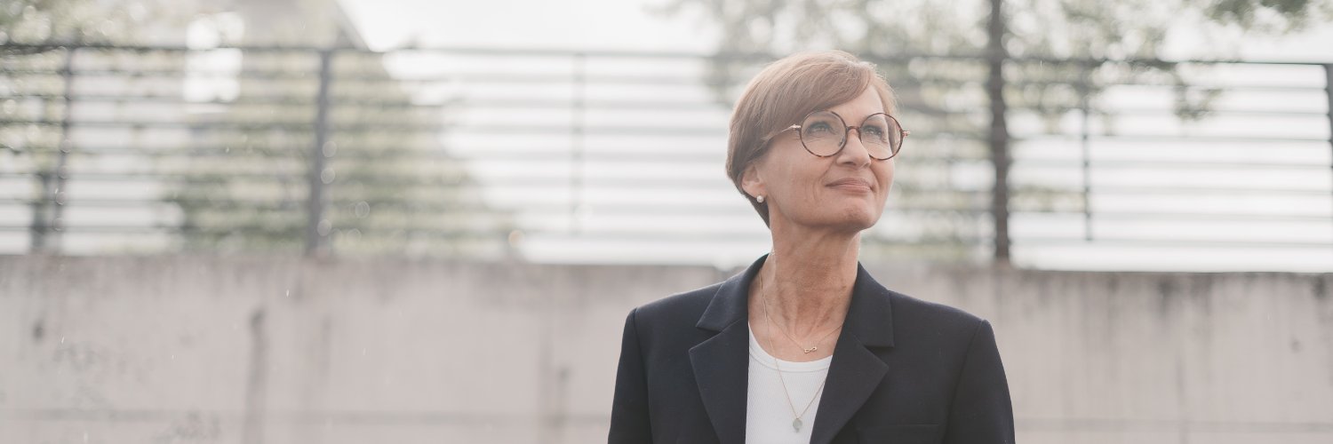 Bettina Stark-Watzinger banner