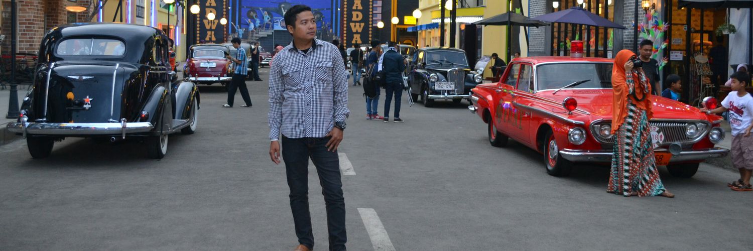 klunuk's profile banner image
