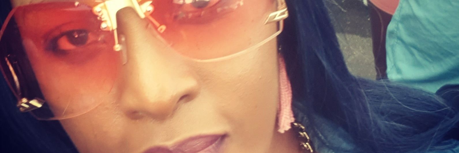 Miss How she name banner