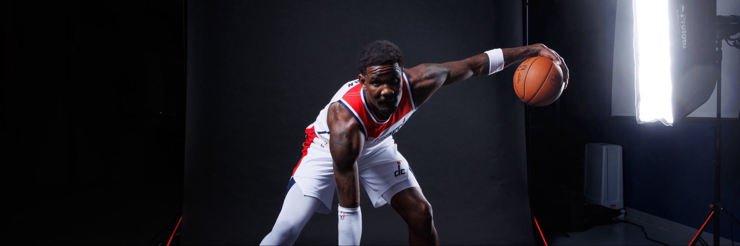 DeandreAyton's profile banner image