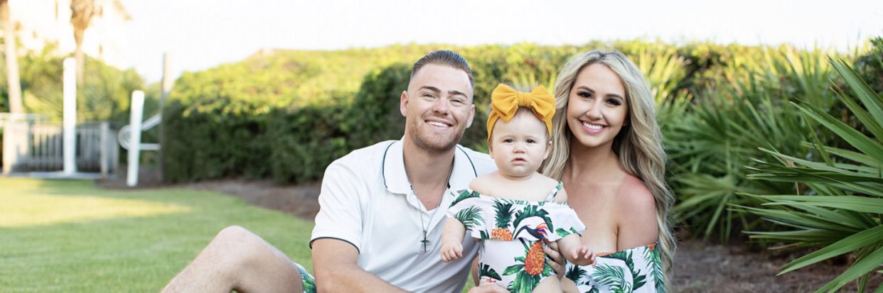 aly_dillon's profile banner image