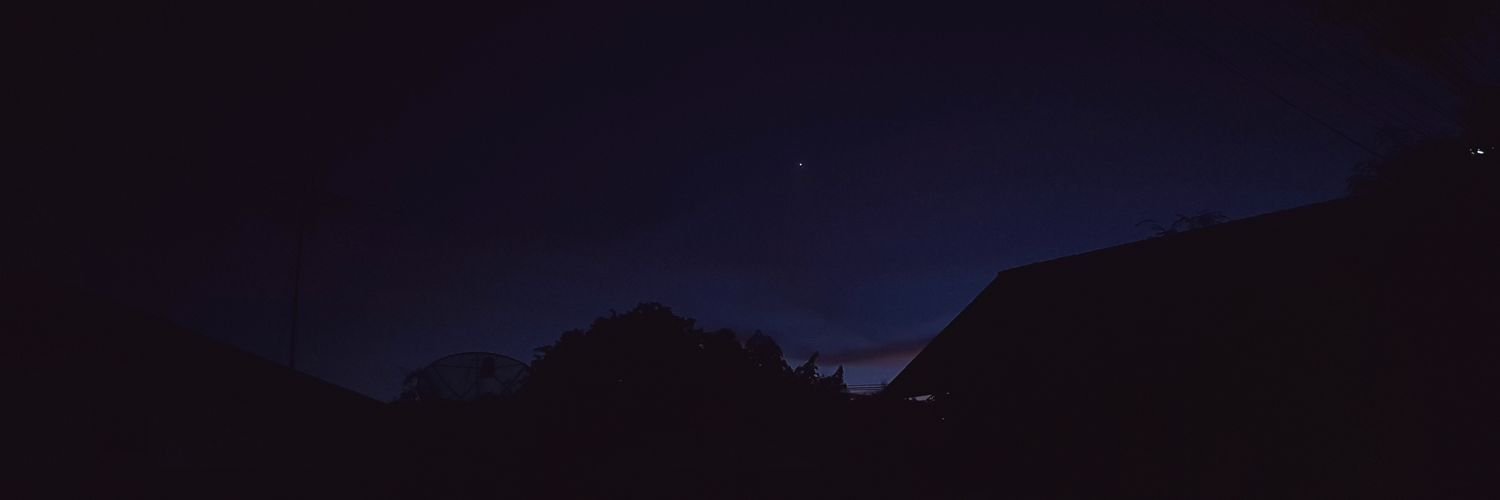 pischayamon's profile banner image
