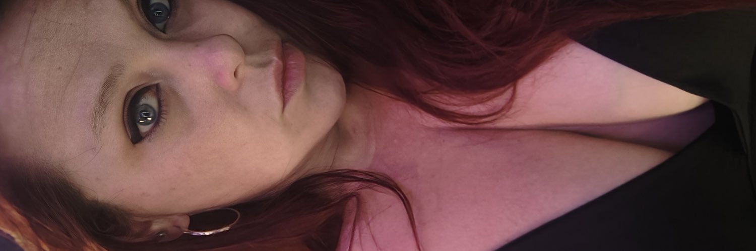 Ivanarosee's profile banner image