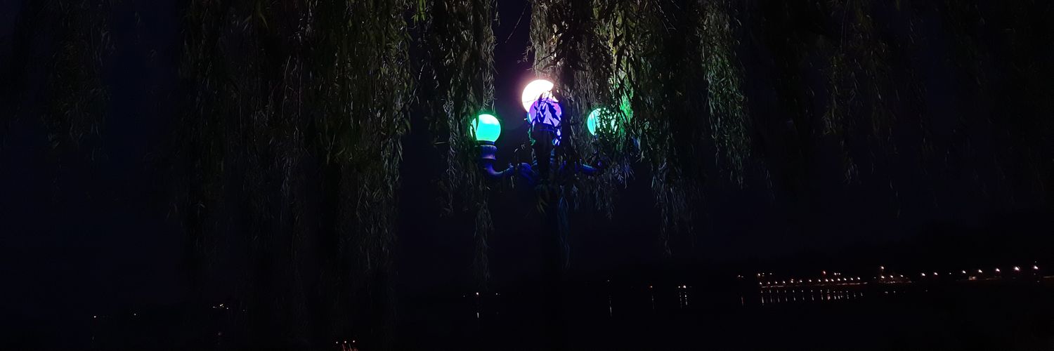 mEafeef's profile banner image