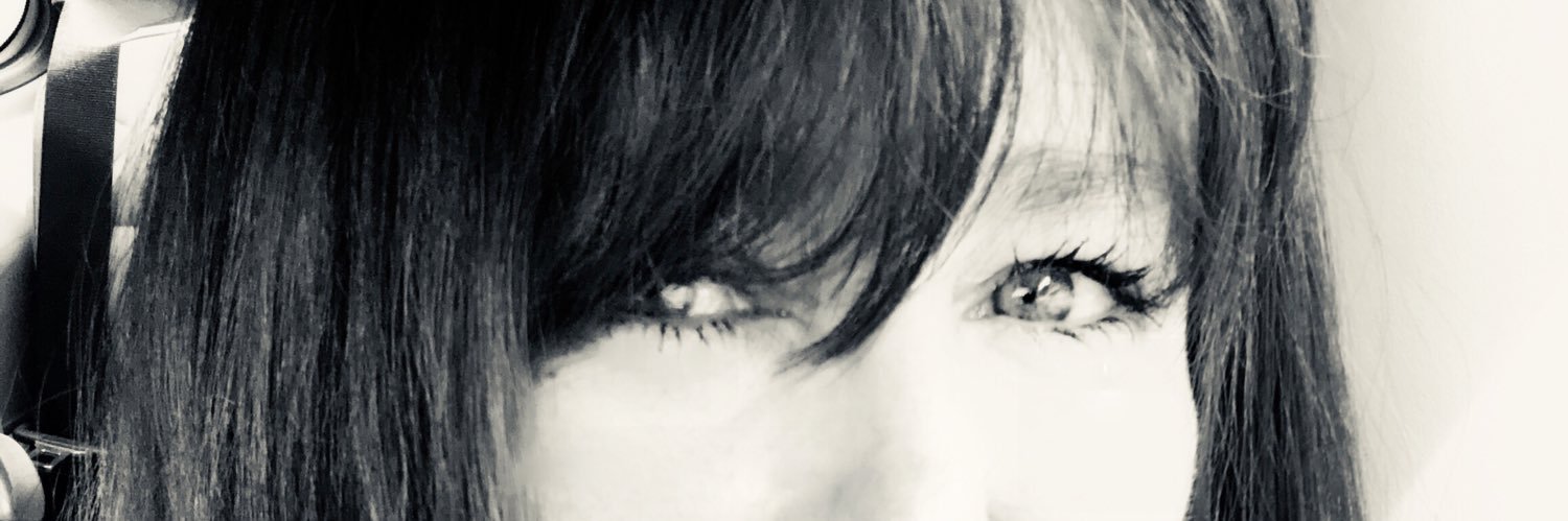 DeeWis's profile banner image