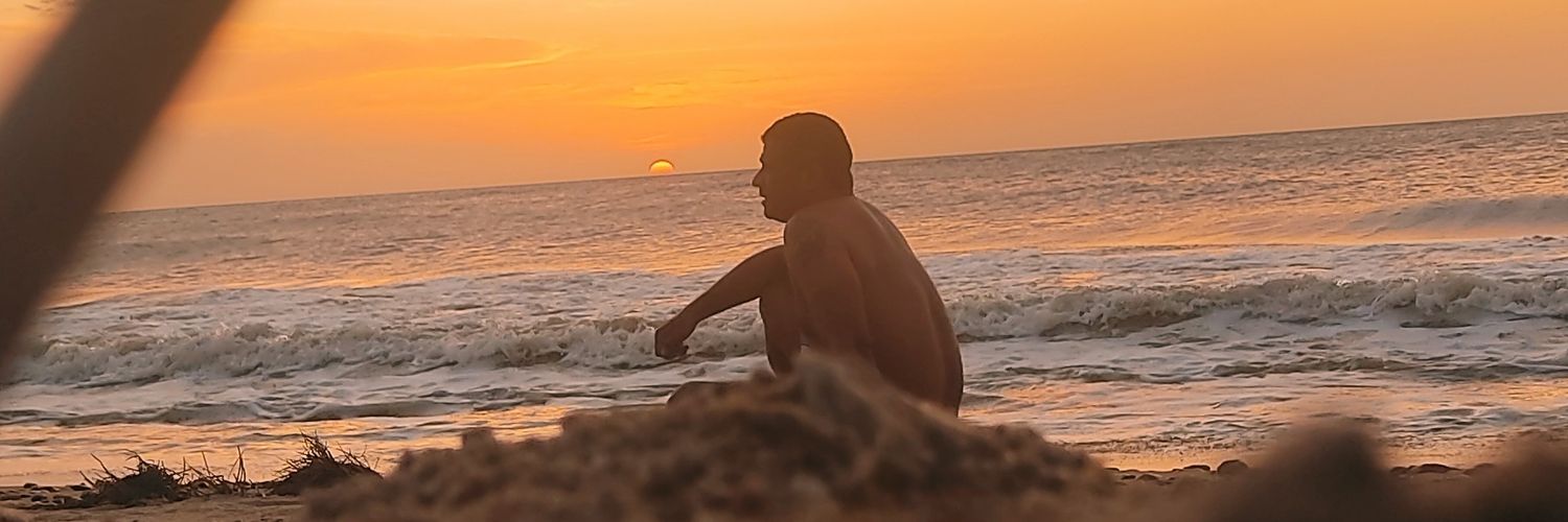 mairobv's profile banner image