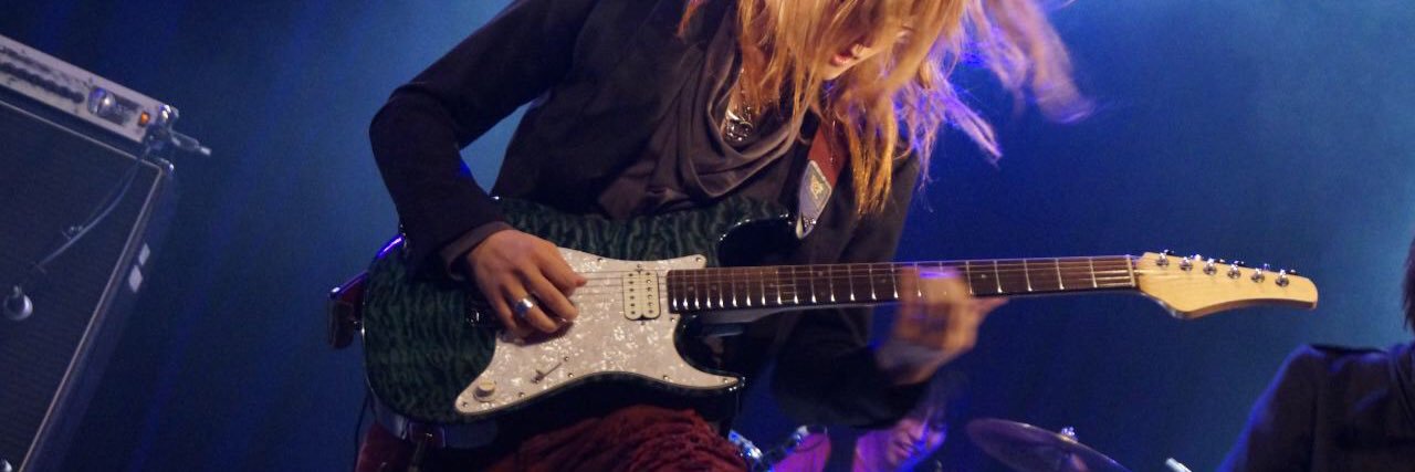 loviguitar's profile banner image