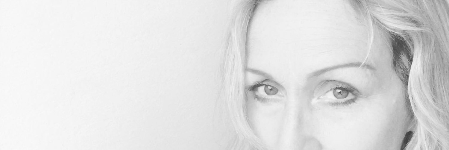 frocklou's profile banner image