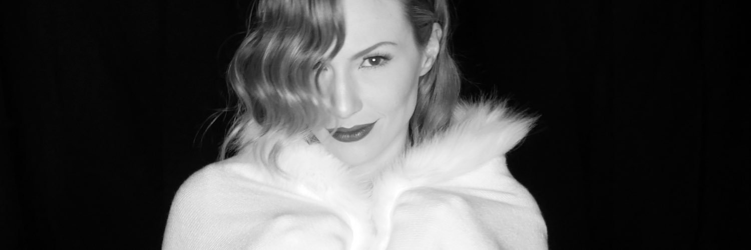 Kate Elliott 📸 banner