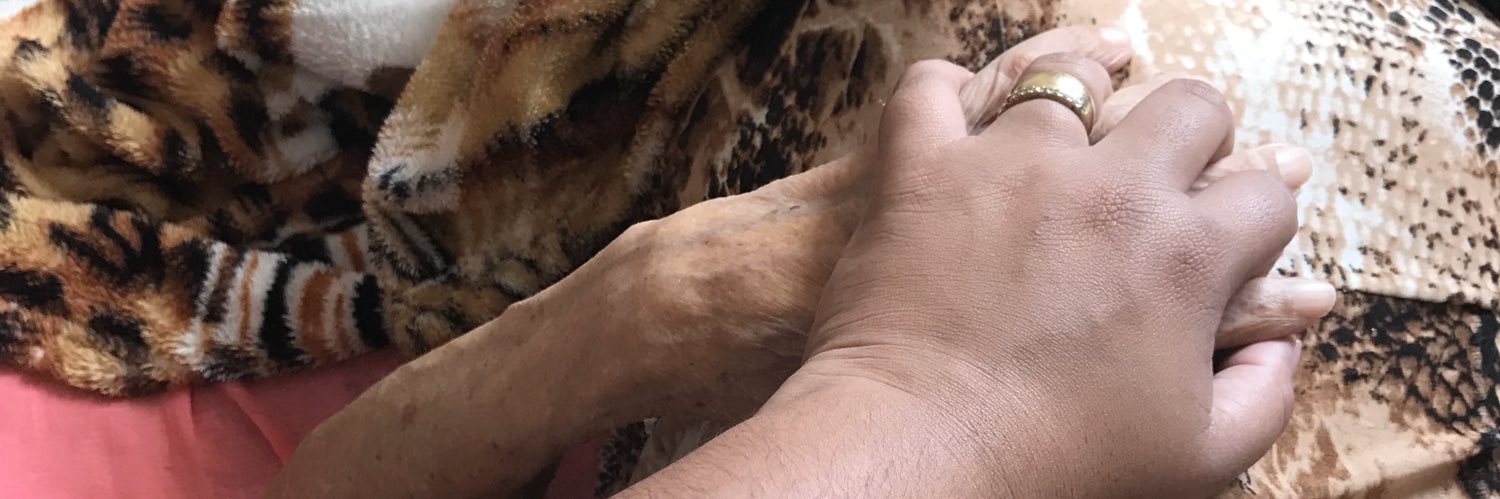 emyellenn's profile banner image
