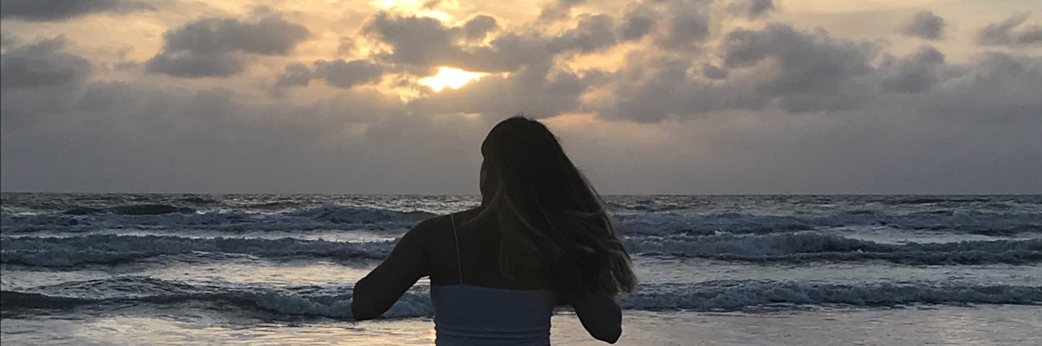 Vickyandrade19's profile banner image