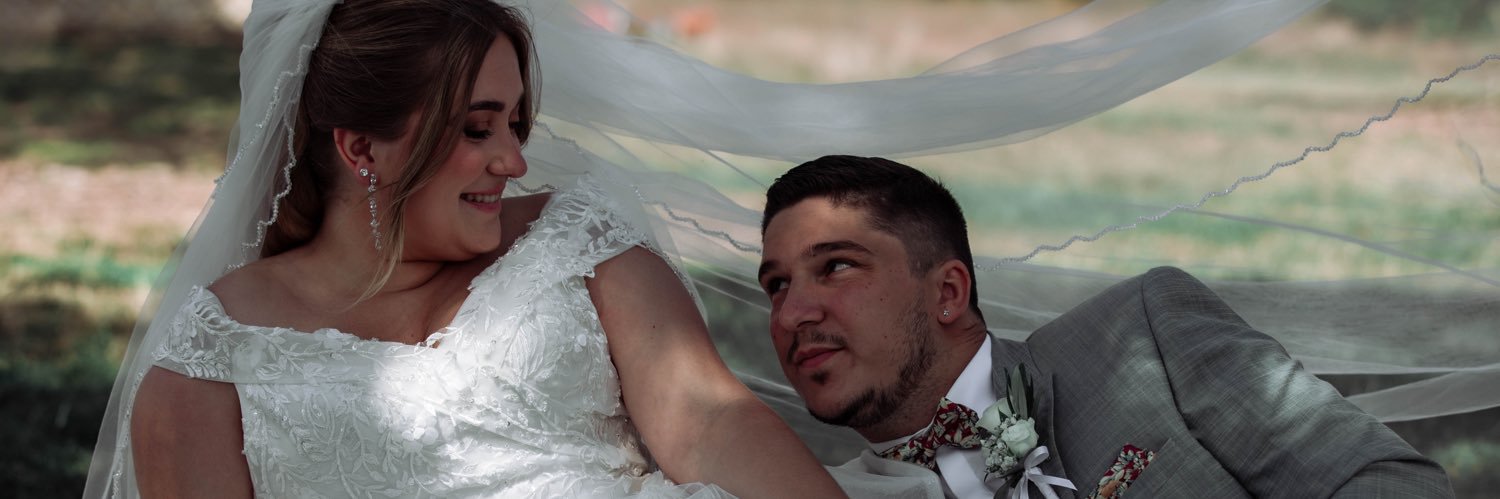 L’auriculaire banner