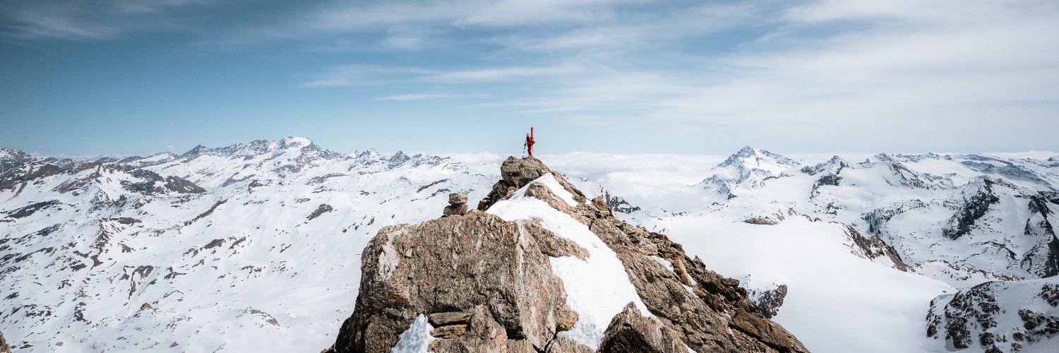 valdisere's profile banner image