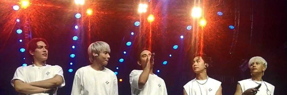 𝓡𝓮𝓿𝓮𝓮 banner