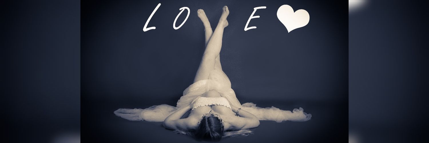 latina_it's profile banner image