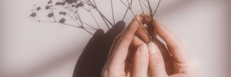 riskaa27_'s profile banner image