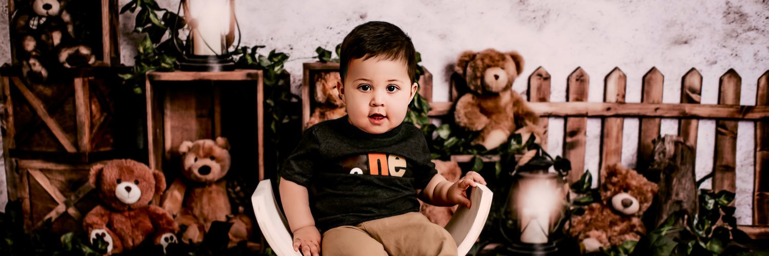 lesliemonter_'s profile banner image