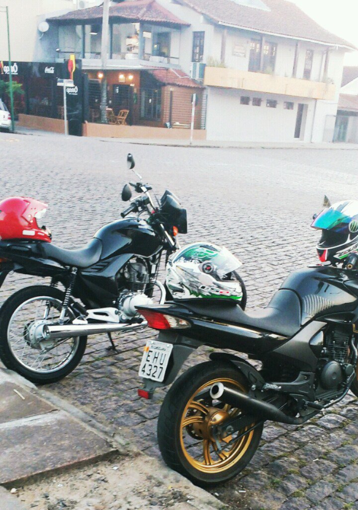 brunaroos_'s profile banner image