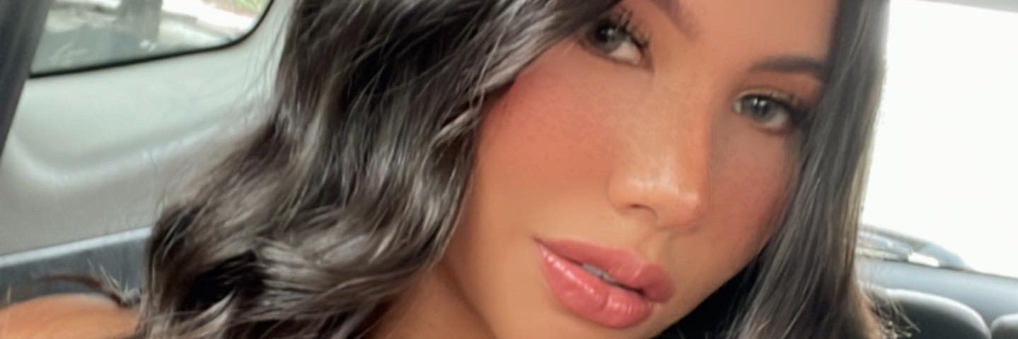 marialeav99's profile banner image