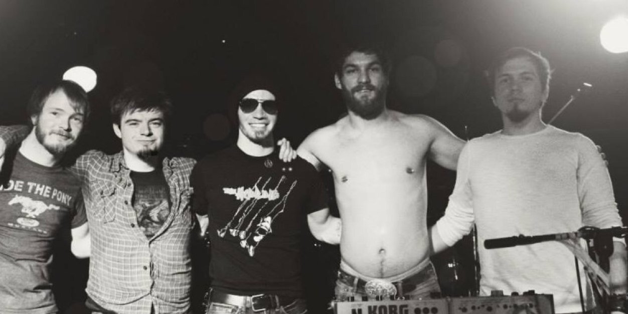 She Loves Seven banner