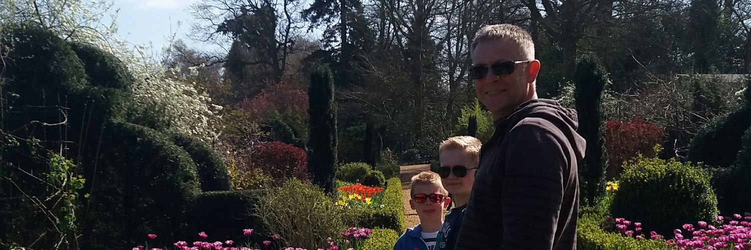 aliandstooby's profile banner image