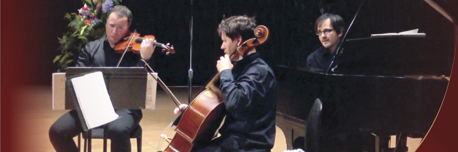 lmfardet's profile banner image