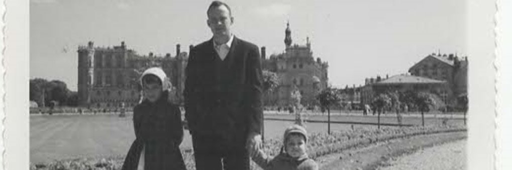 Lookingupanydaynow banner