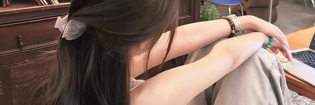 NassmaE's profile banner image