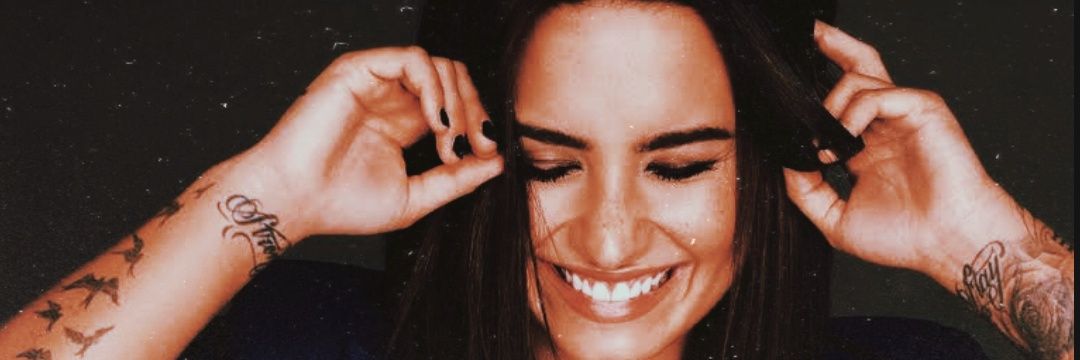 LovaticPaper's profile banner image