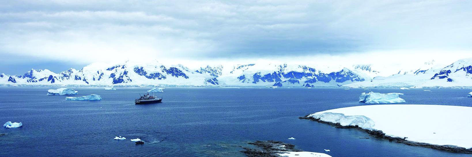 Em Downham 🚢 banner