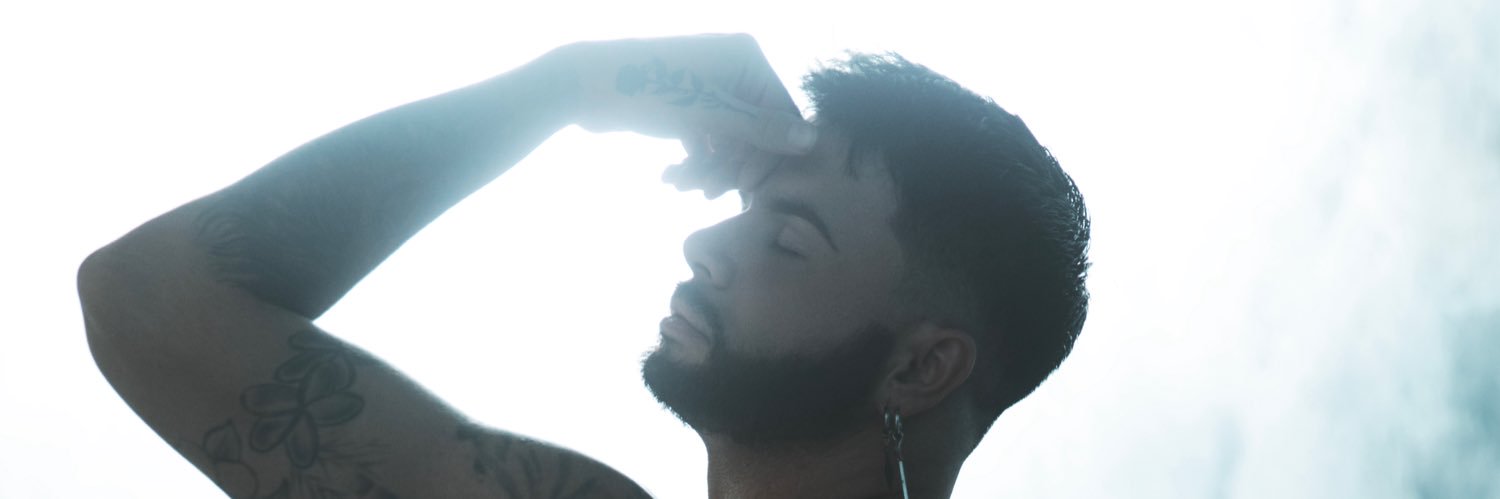 Travis Grey banner