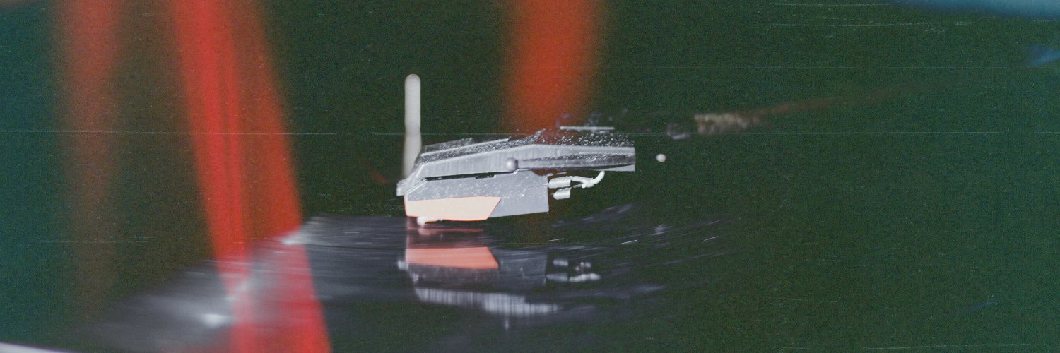 rsln_t's profile banner image