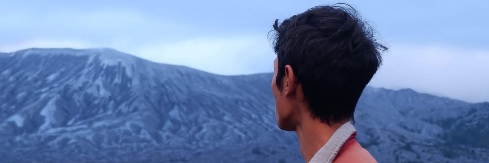 𝐻𝑎𝑛𝑢𝑛𝑔 banner