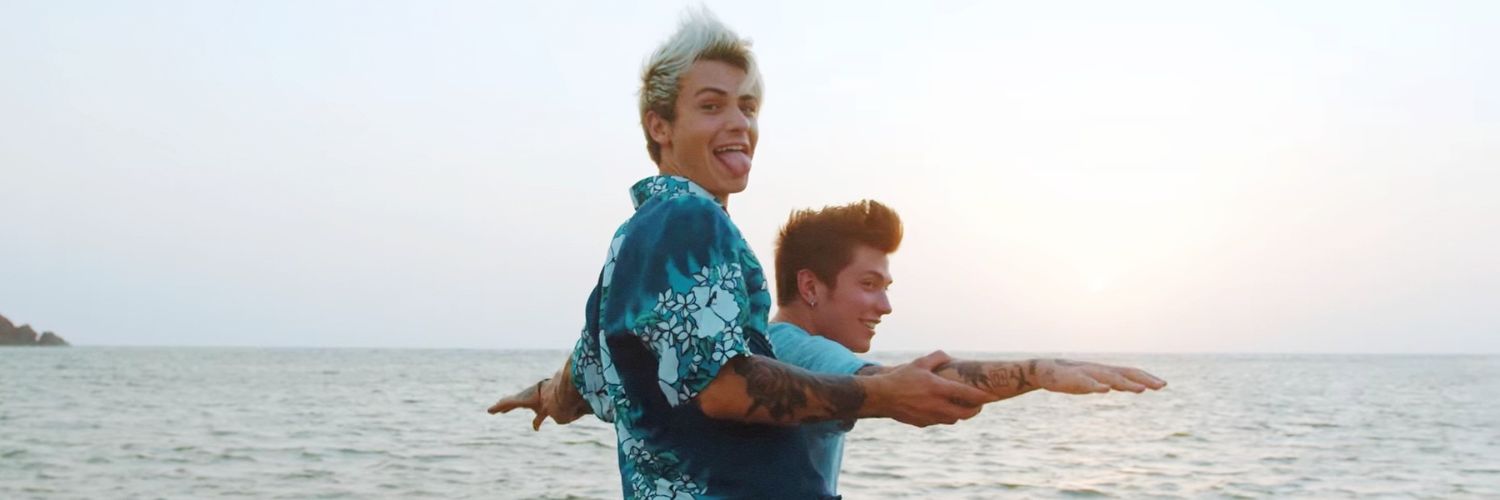 _LaraR_'s profile banner image