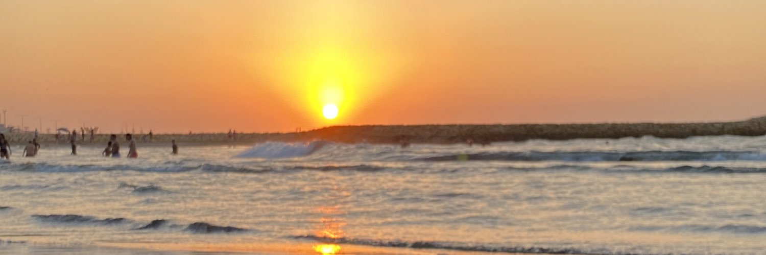 GeraldineTrian1's profile banner image