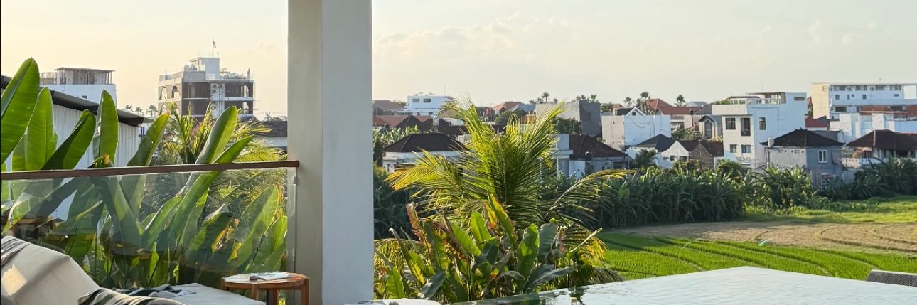MEUTIAMAHARANl's profile banner image