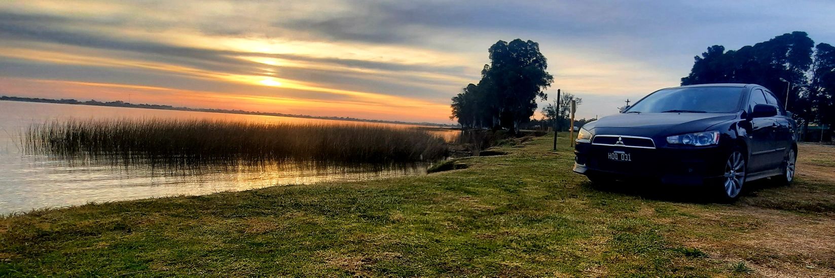 strummeer's profile banner image