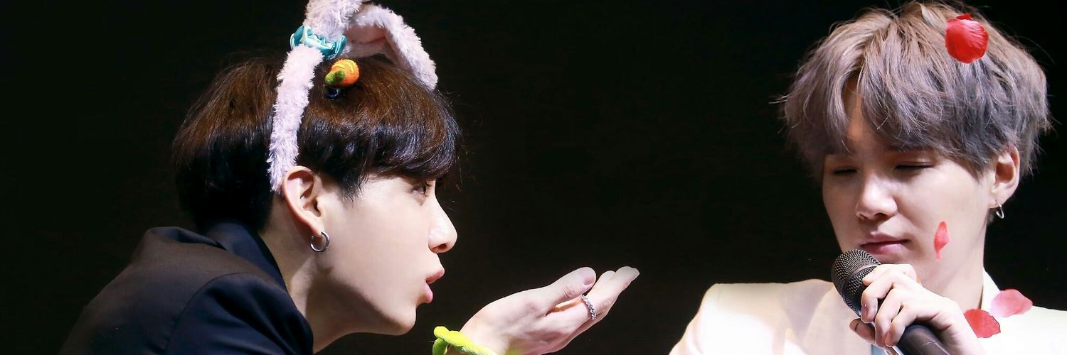 Bangtanmoon7's profile banner image