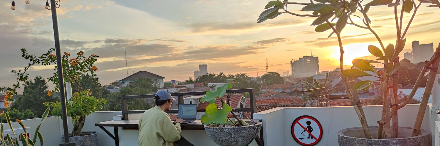 dzvlfi's profile banner image